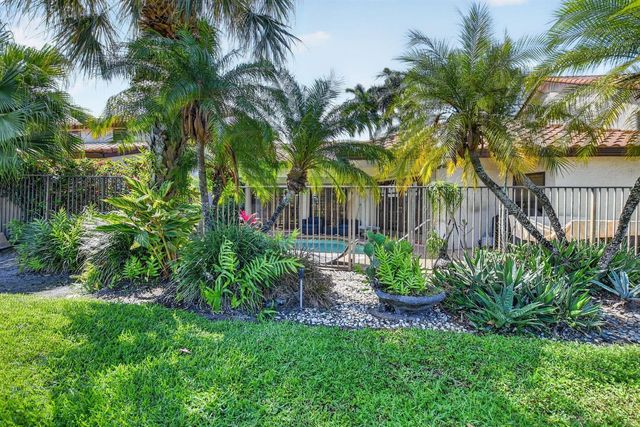 22519 W Esplanada Cir W, Boca Raton, FL 33433
