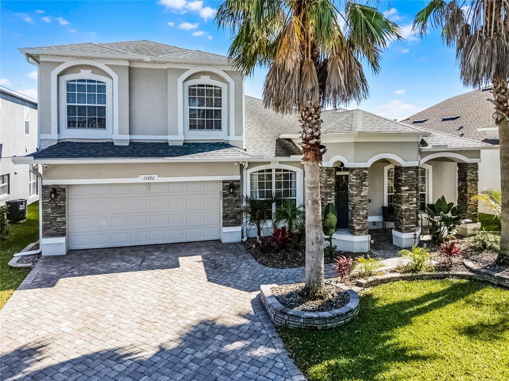 Image 2 of property listing at 13722 FOX GLOVE STREET, Winter Garden, FL 34787