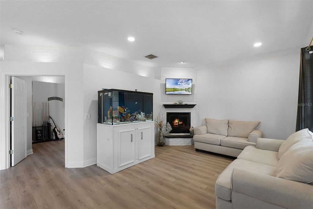 Image 14 of property listing at 13722 FOX GLOVE STREET, Winter Garden, FL 34787