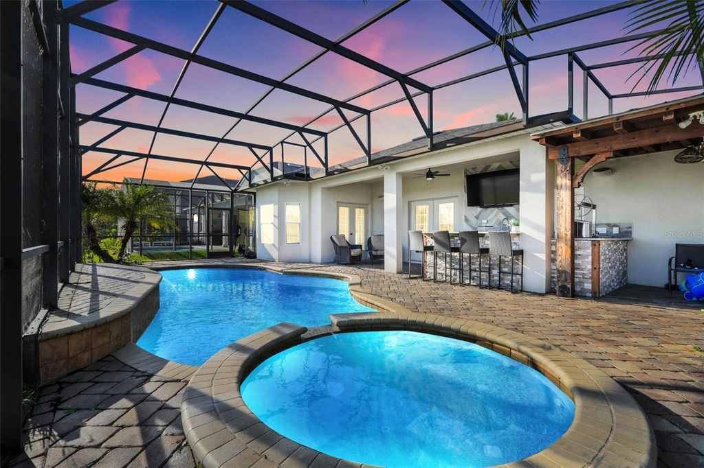 Image 4 of property listing at 13722 FOX GLOVE STREET, Winter Garden, FL 34787