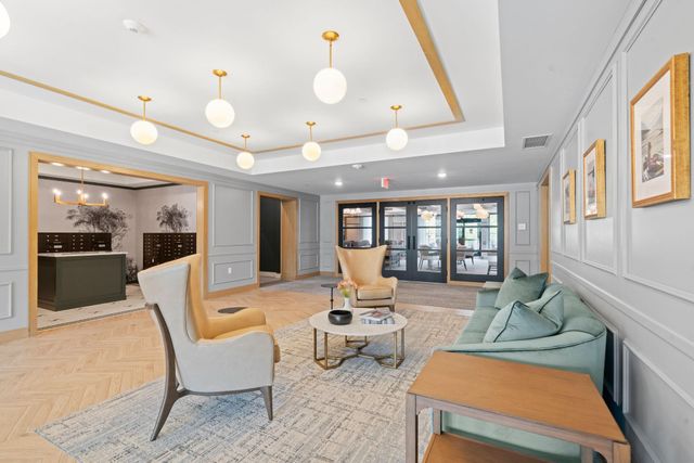 1875 E Shore Drive 302, Maplewood, MN 55109