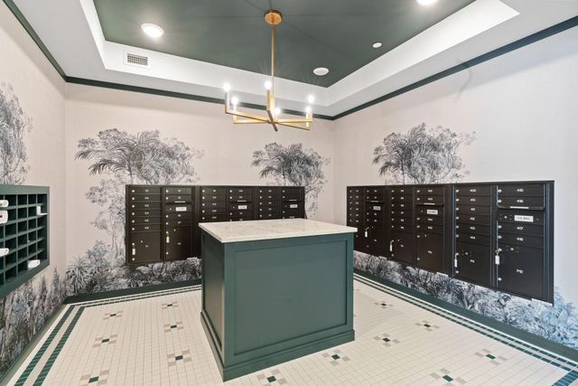 1875 E Shore Drive 302, Maplewood, MN 55109