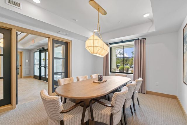 1875 E Shore Drive 302, Maplewood, MN 55109