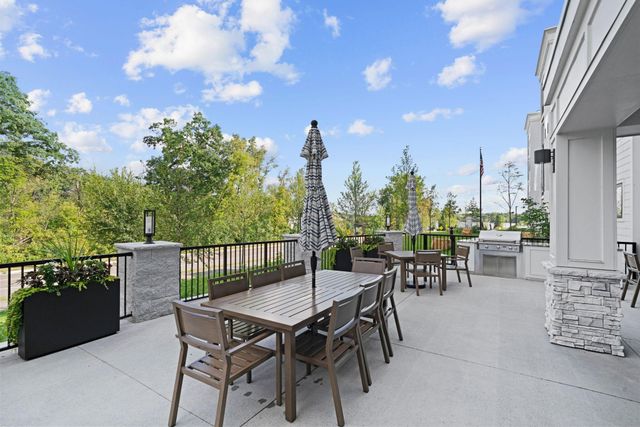 1875 E Shore Drive 302, Maplewood, MN 55109