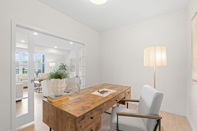 1875 E Shore Drive 302, Maplewood, MN 55109