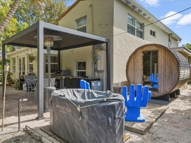 357 NE 117th St, Miami, FL 33161