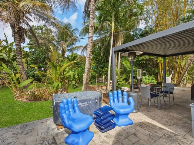357 NE 117th St, Miami, FL 33161