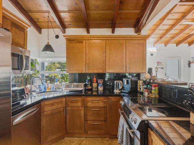 357 NE 117th St, Miami, FL 33161