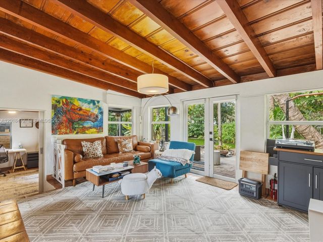 357 NE 117th St, Miami, FL 33161