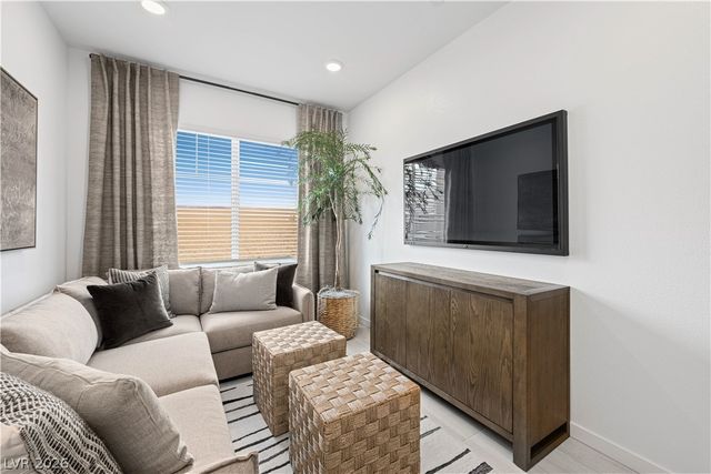 140 Harper Crest Avenue, Henderson, NV 89011