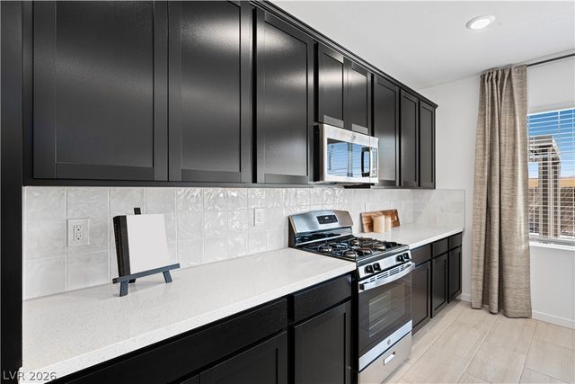 140 Harper Crest Avenue, Henderson, NV 89011