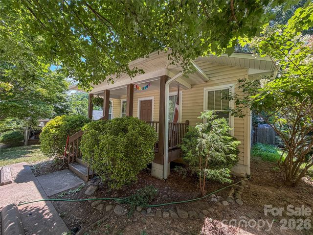 5 Springmill Drive, Asheville, NC 28806