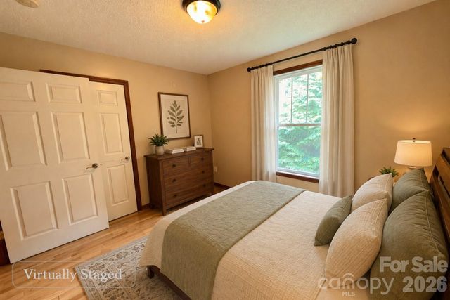 5 Springmill Drive, Asheville, NC 28806