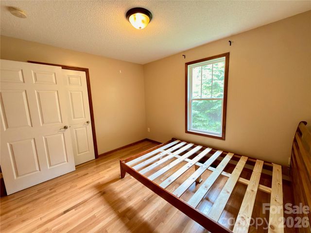 5 Springmill Drive, Asheville, NC 28806