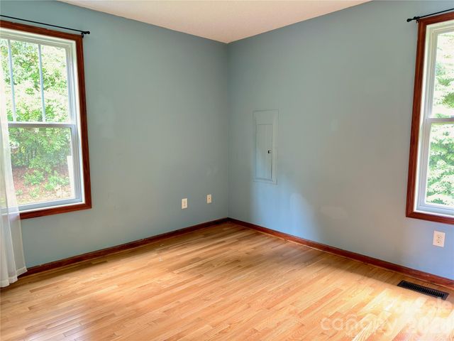5 Springmill Drive, Asheville, NC 28806