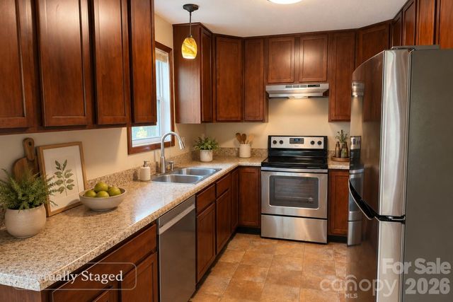 5 Springmill Drive, Asheville, NC 28806
