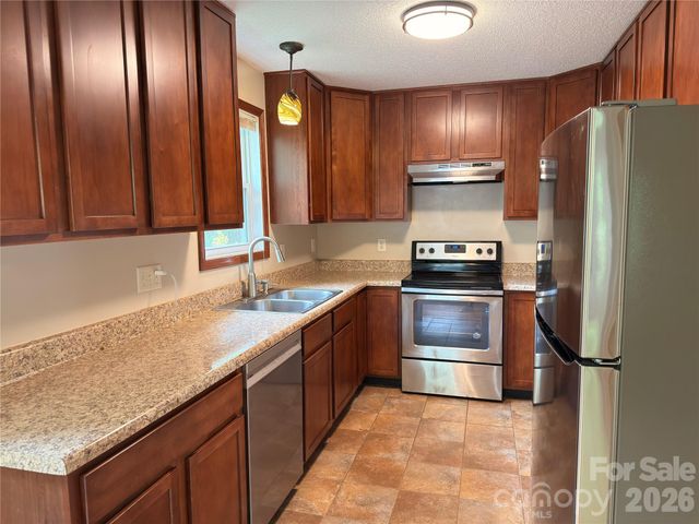 5 Springmill Drive, Asheville, NC 28806