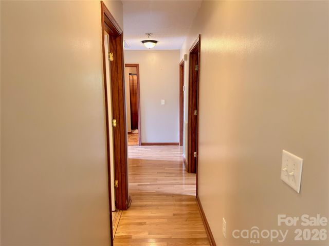 5 Springmill Drive, Asheville, NC 28806