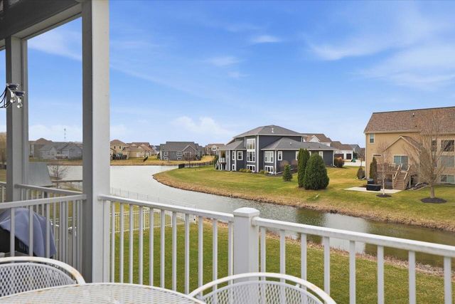 W136N6171 Weyer Farm DRIVE, Menomonee Falls, WI 53051