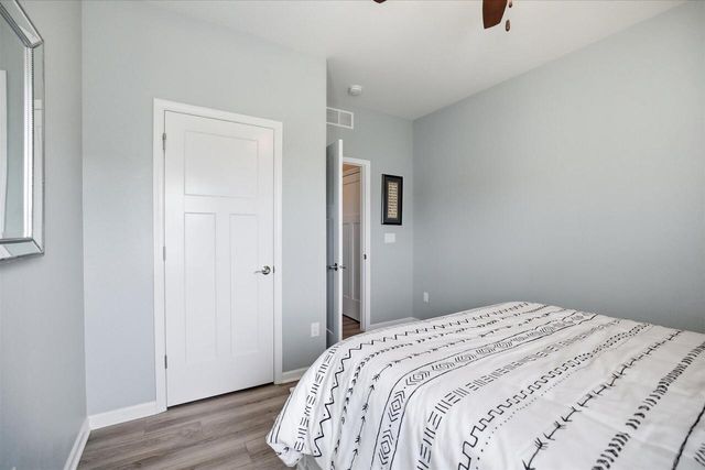 W136N6171 Weyer Farm DRIVE, Menomonee Falls, WI 53051