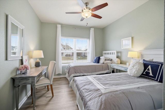 W136N6171 Weyer Farm DRIVE, Menomonee Falls, WI 53051