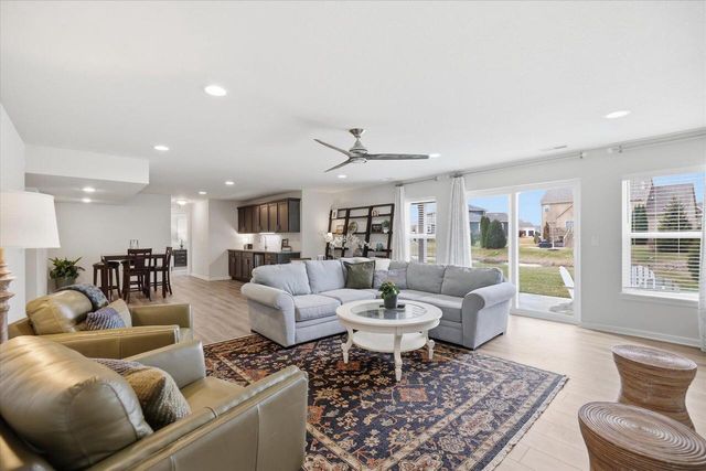 W136N6171 Weyer Farm DRIVE, Menomonee Falls, WI 53051