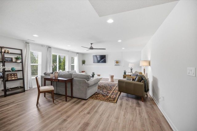 W136N6171 Weyer Farm DRIVE, Menomonee Falls, WI 53051
