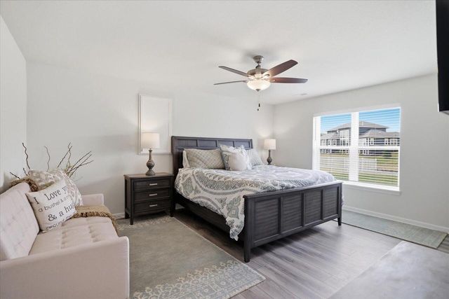 W136N6171 Weyer Farm DRIVE, Menomonee Falls, WI 53051