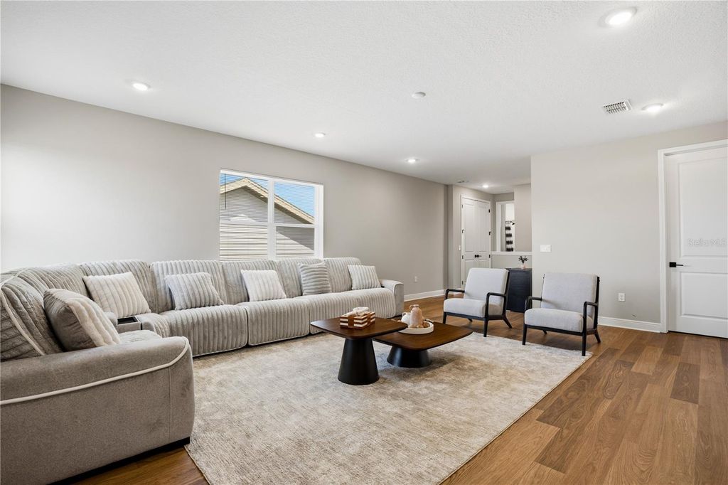 Image 33 of property listing at 10156 BALLAST DRIVE, Orlando, FL 32827
