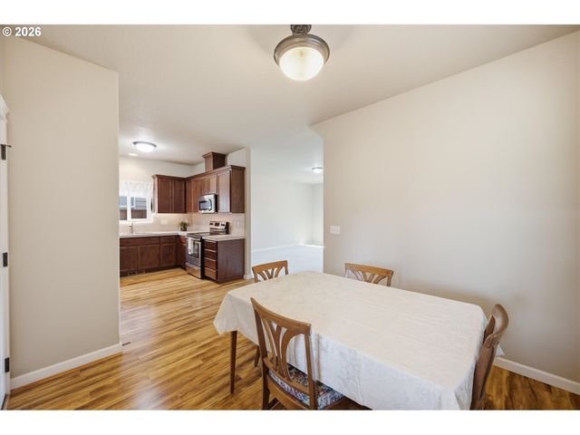 2967 25TH Ave, Forest Grove, OR 97116