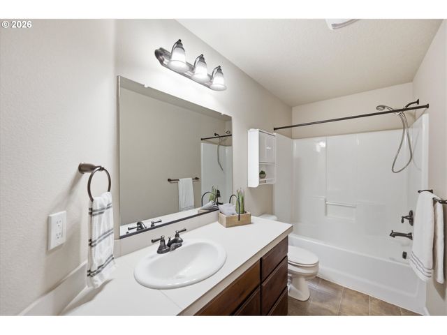 2967 25TH Ave, Forest Grove, OR 97116