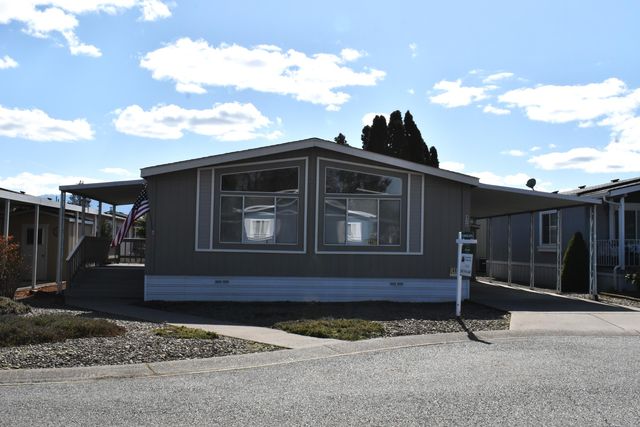 456 Whispering Willow Drive, Grants Pass, OR 97527