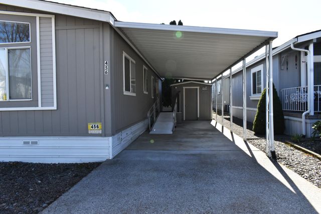 456 Whispering Willow Drive, Grants Pass, OR 97527