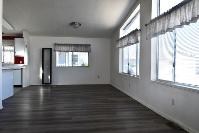 456 Whispering Willow Drive, Grants Pass, OR 97527