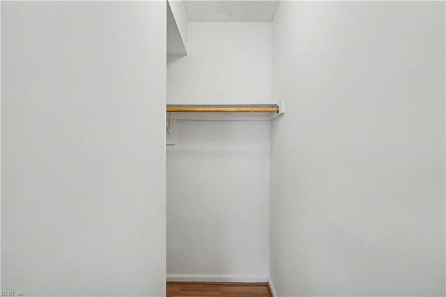 514 Thorncliff Dr Apt 202, Newport News, VA 23608