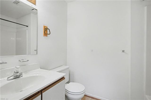 514 Thorncliff Dr Apt 202, Newport News, VA 23608