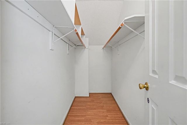 514 Thorncliff Dr Apt 202, Newport News, VA 23608