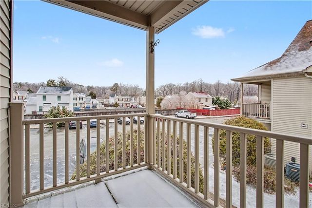 514 Thorncliff Dr Apt 202, Newport News, VA 23608
