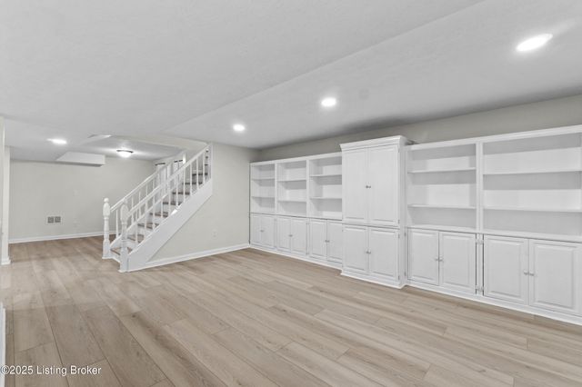 8812 Swan Hill Rd, Louisville, KY 40241