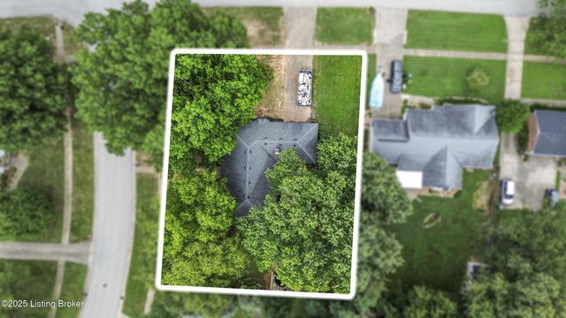 8812 Swan Hill Rd, Louisville, KY 40241