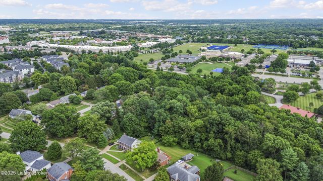 8812 Swan Hill Rd, Louisville, KY 40241