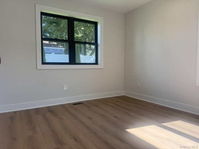 161 Union Avenue 15, Lynbrook, NY 11563