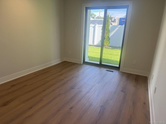 161 Union Avenue 15, Lynbrook, NY 11563