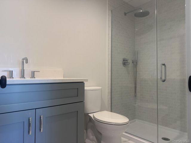 161 Union Avenue 15, Lynbrook, NY 11563