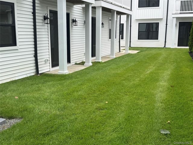 161 Union Avenue 15, Lynbrook, NY 11563