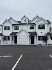 161 Union Avenue 15, Lynbrook, NY 11563
