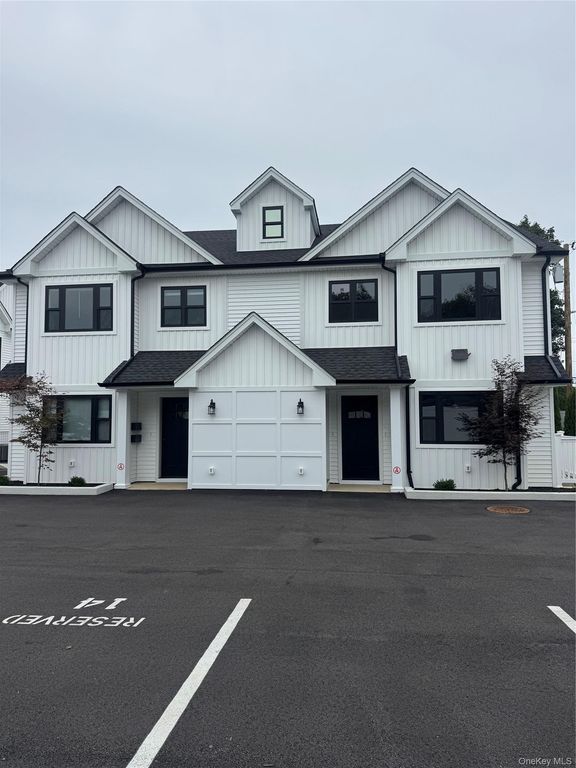 161 Union Avenue 15, Lynbrook, NY 11563
