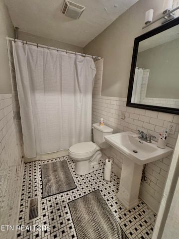 719 E Emerald Ave, Knoxville, TN 37917