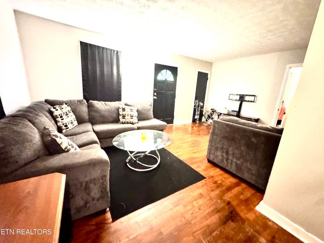 719 E Emerald Ave, Knoxville, TN 37917