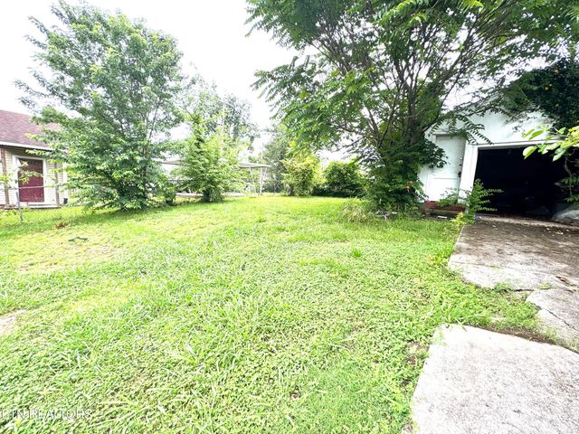 719 E Emerald Ave, Knoxville, TN 37917